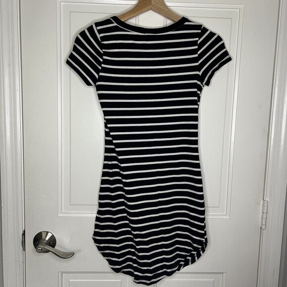 HEART & Hips Striped Dress - Picture 2 of 6
